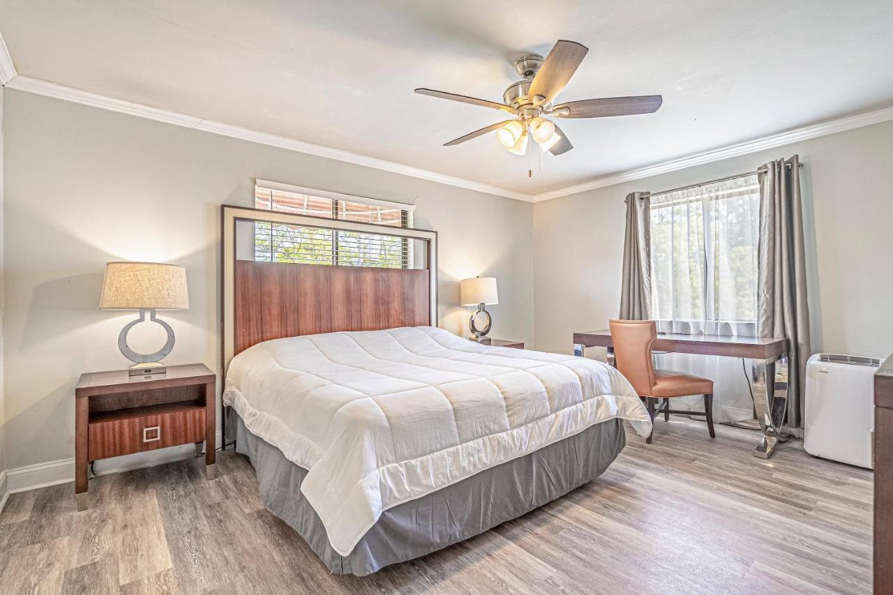 Bed and Breakfast Serendipity Миртл-Бич Экстерьер фото